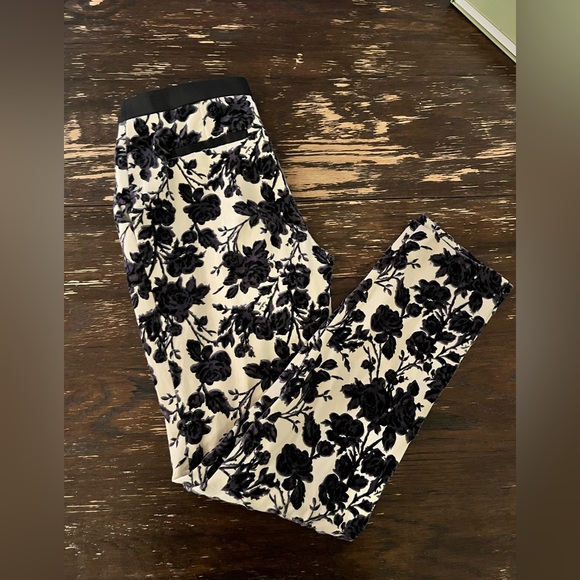 Tory Burch - Picture 2 of 4